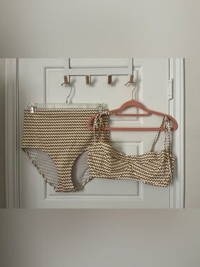 Lonely Label Swim Two Piece Bikini 36DD Top XL Bottoms Gold White Zig Zag